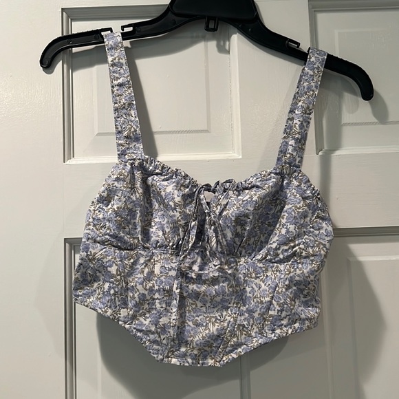 Floral top - Picture 1 of 3